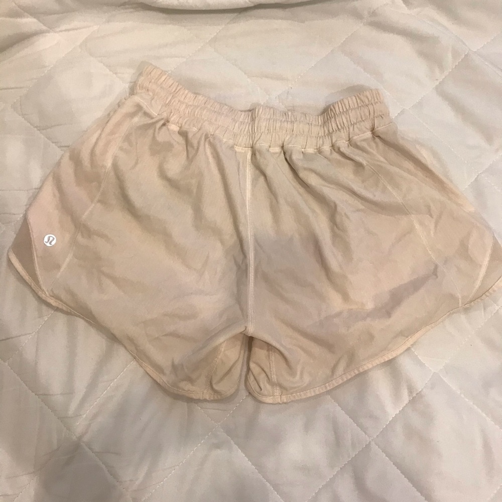 white hotty hot lulu shorts